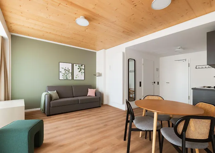 Limehome Center Appartement *